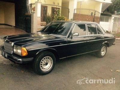 1979 Mercedes-Benz 230 sedan