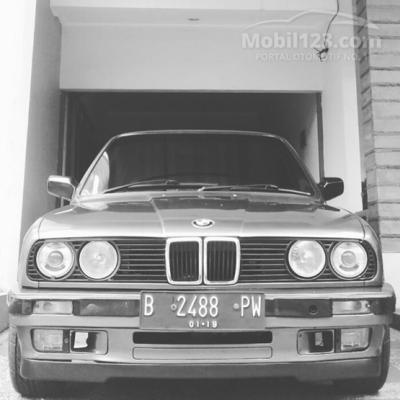 1991 BMW 318i 1.8 E30 1.8 Sedan M40 E30 German Muscle Retro Classic