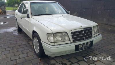 1992 Mercedes-Benz E300