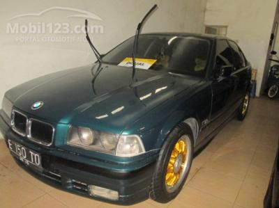 1993 - BMW 318