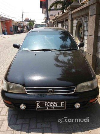 1993 Toyota Corolla saloon