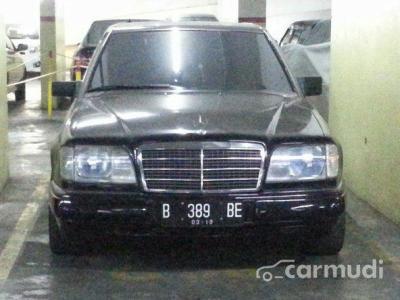 1994 Mercedes-Benz E320 nego