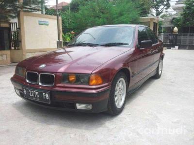 1995 BMW 320i