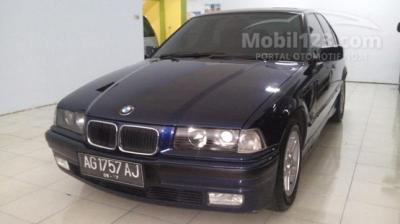 1995 - BMW 320i E36 2.0 Sedan