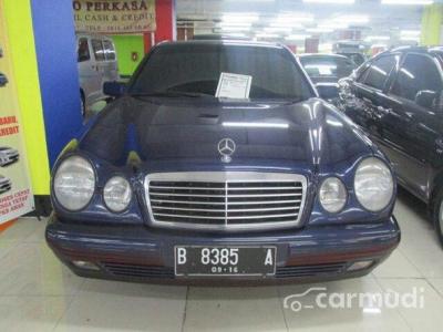 1996 Mercedes-Benz E230