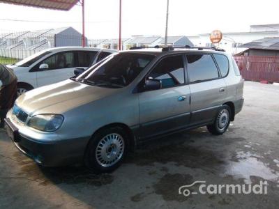 2000 Kia Carens