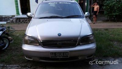 2000 Kia Carnival GS