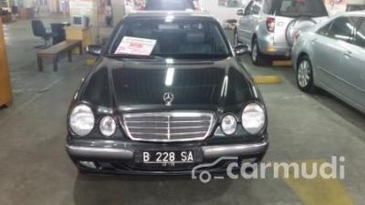 2000 Mercedes-Benz E240 ELLEGANCE