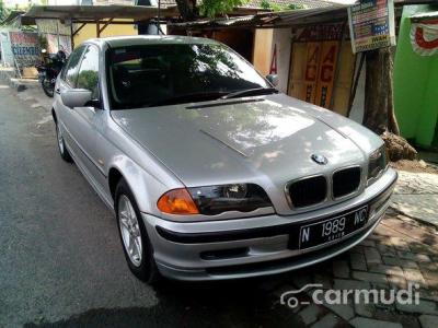 2002 BMW 318