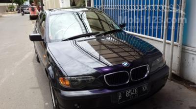 2003 BMW 318i 2.0 Sedan