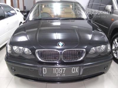 2003 - BMW 318i Sedan