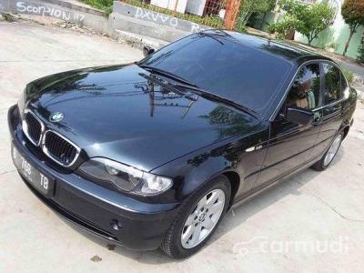 2004 BMW 318i Compact