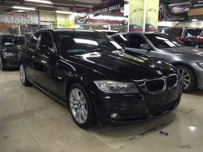 2011 BMW 320i 2.0 E90 ( Facelift ) 2.0 Sedan