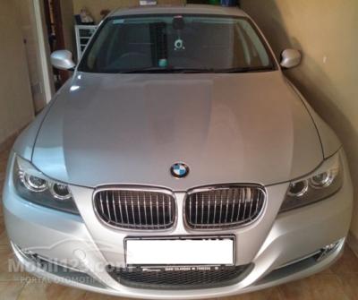 2012 BMW 320i 2.0 E90 LCI Sedan mulus KM rendah