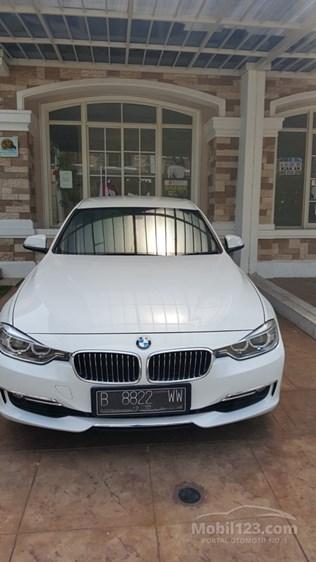 2012 BMW 320i F30 2.0 Luxury Sedan