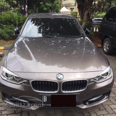 2013 BMW 320i 2.0 Sport Havana Brown pajak dan asuransi panjang