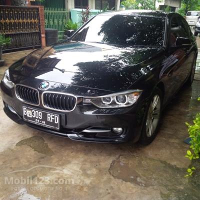 2013 BMW 320i F30 2.0 Sport Sedan