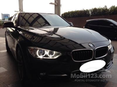 2014 BMW 328i F30 Black KM rendah STNK baru diperpanjang