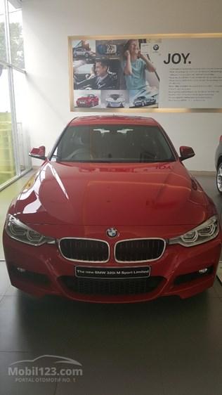 2015 BMW 320i F30 2.0 Sport Sedan