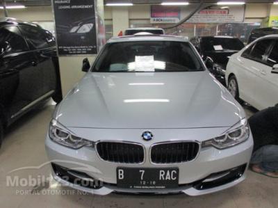 BMW 328i 2.0 Automatic Tahun 2013 Silver