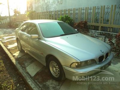 BMW 528i E39 silver tahun 97 lokasi di Malang