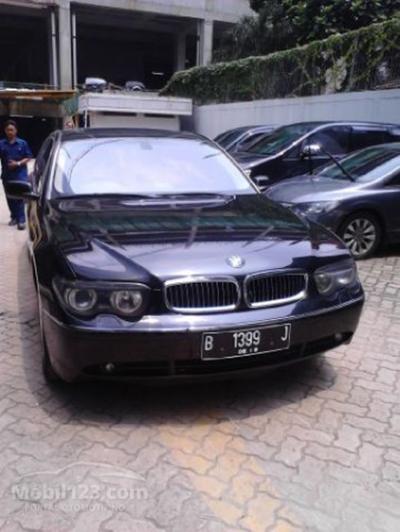 BMW 760Li Hitam 2004