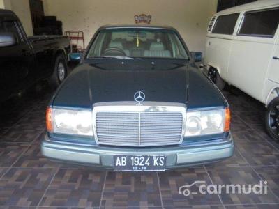 Mercedes-Benz 300E 1990