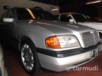 Mercedes-Benz C220 2003