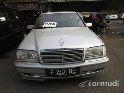 Mercedes-Benz C240 1995