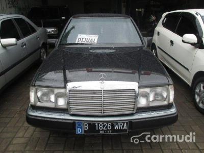 Mercedes-Benz E230 1989