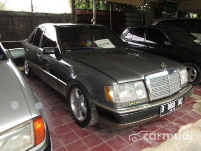 Mercedes-Benz E230 1990