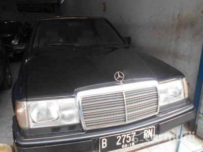 Mercedes-Benz E230 1992