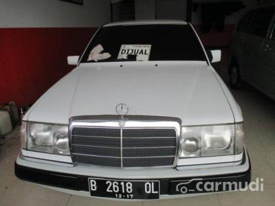 Mercedes-Benz E230 1993