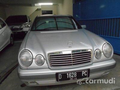 Mercedes-Benz E230 1999