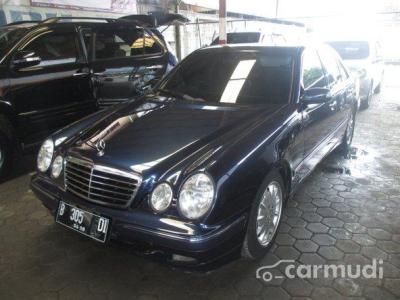 Mercedes-Benz E240 2000