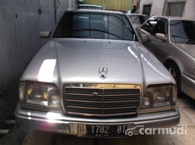 Mercedes-Benz E320 Masterpiece 1994