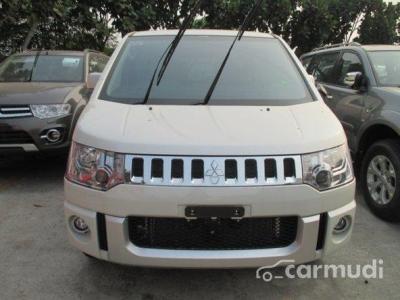 Mitsubishi Delica 2015