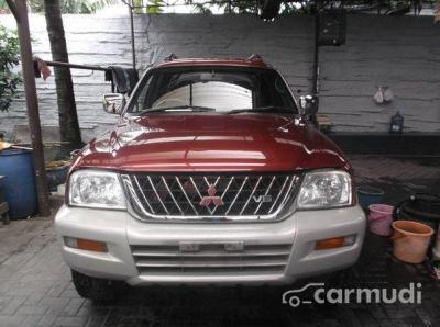 Mitsubishi Strada V6 2004