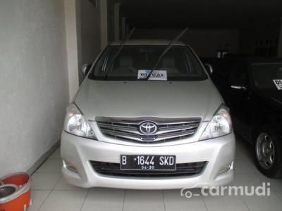 Toyota Kijang Innova 2.0 V 2010