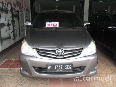 Toyota Kijang Innova E 2010