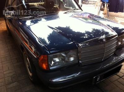 1986 Mercedes-Benz Tiger W123 200 Sedan