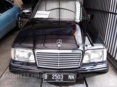 1988 - Mercedes-Benz 300E