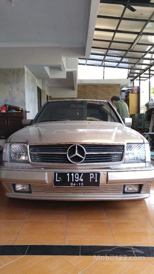 1988 Mercedes-Benz 300E 3.0 Sedan