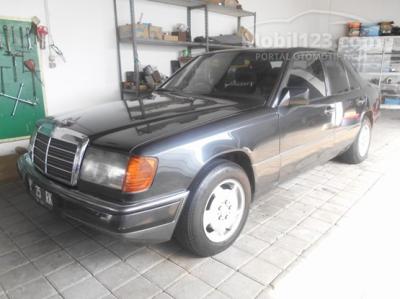 1992 Mercedes-Benz 230E MT, NEGO