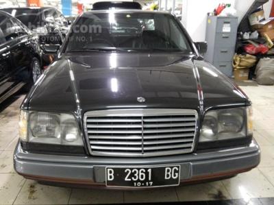 1994 - Mercedes-Benz E320 W124 3.2 L6 Sedan