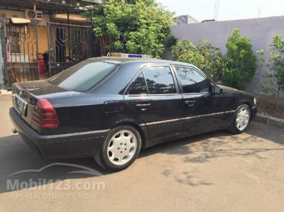 1995 Mercedes-Benz C180 1,8 Sedan