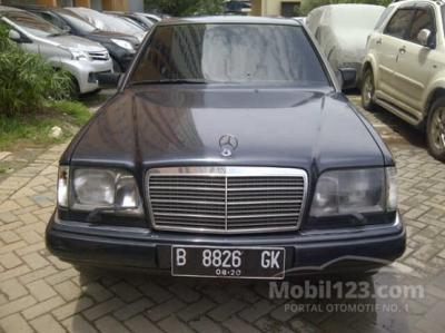 1996 Mercedes-Benz E320 3.2 W124 3.2 L6 Sedan