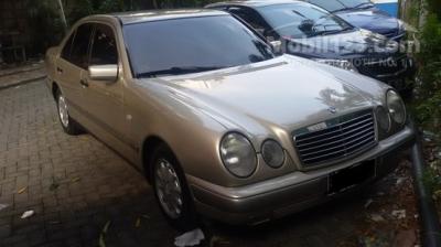 1997 Mercedes-Benz E230 2.3 W210 2.3 Sedan