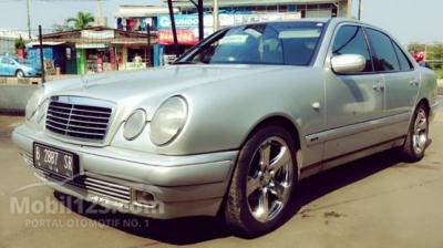 1997 Mercedes-Benz E230 2,3 W210 2.3 Sedan