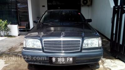 1997 Mercedes-Benz S320 W140 3.2 L6 Sedan